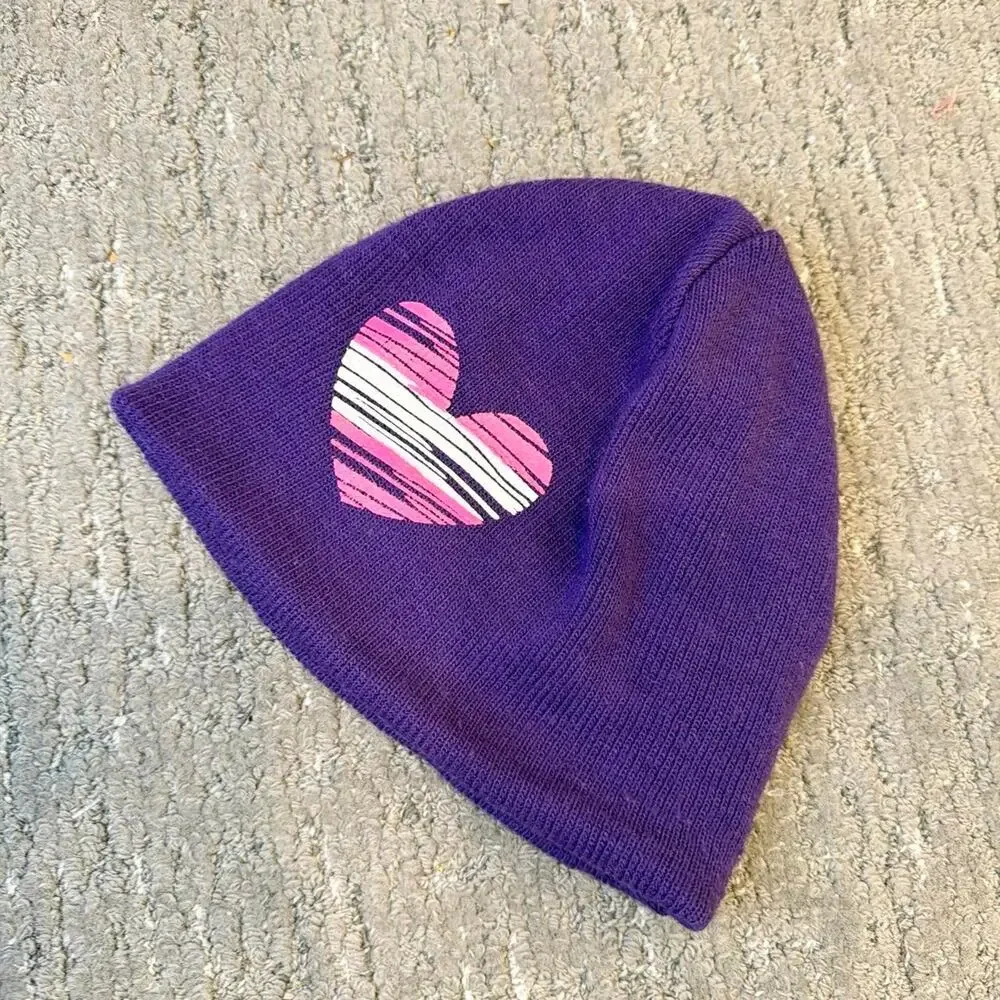 The cutest Purple Heart beanie- vintage y2k